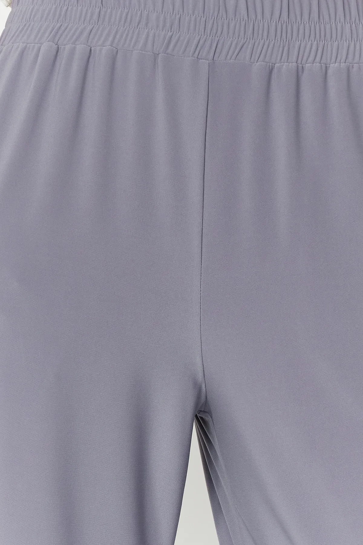 Trendyol Collection  Graue, weit geschnittene/locker geschnittene, dehnbare Strickhose mit hoher Taille TWOSS23PL00129