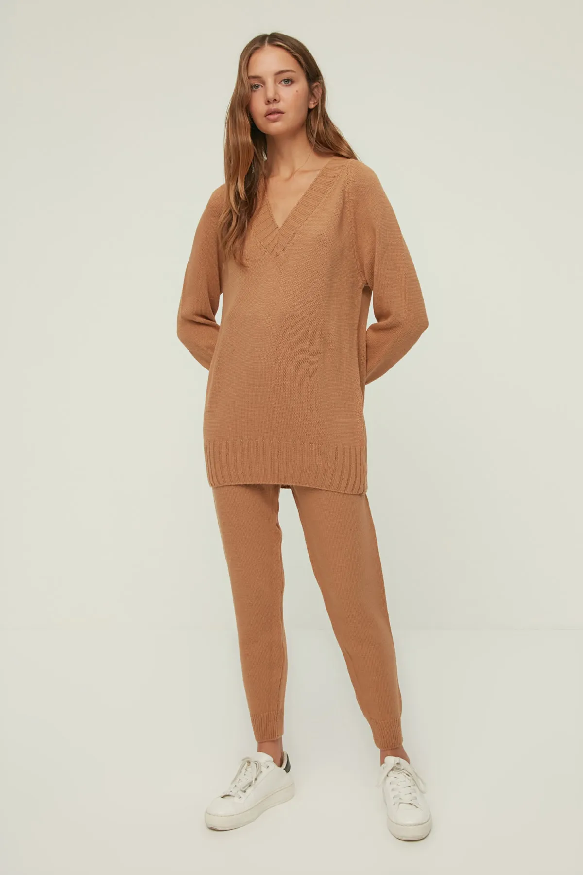 Trendyol Collection  Kamelfarbenes Strickoberteil und -unterteil-Set THMAW22AU0493