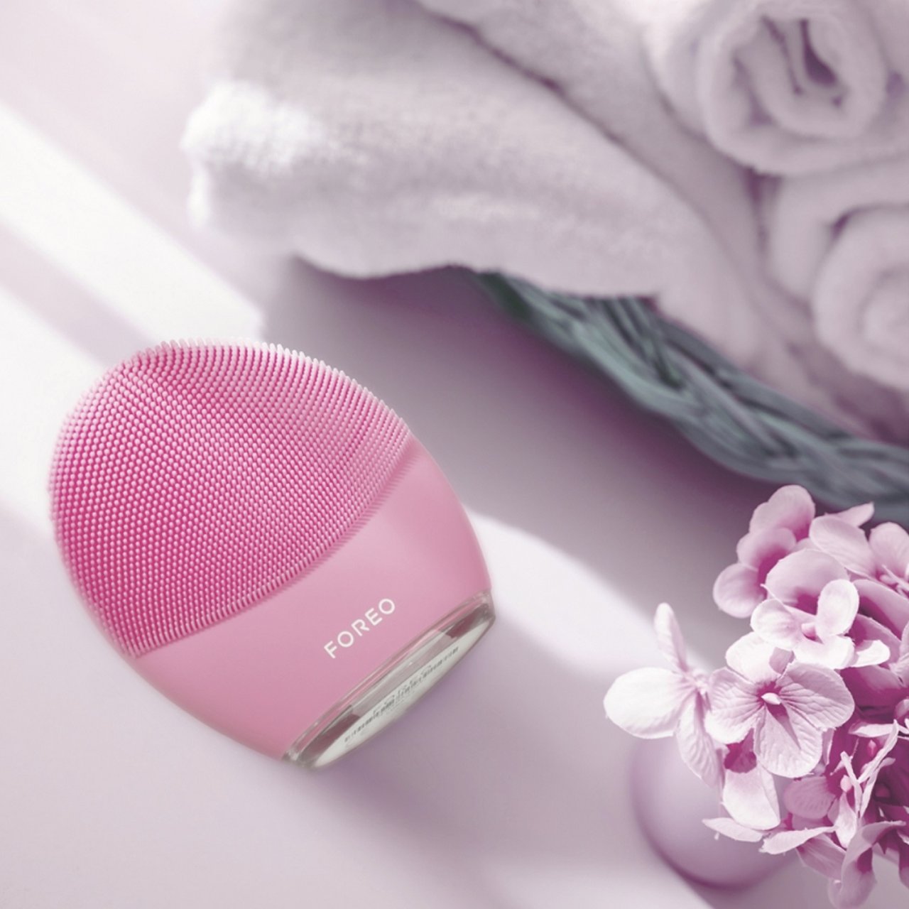 Foreo LUNA 3 Sonic Gesichtsreiniger und Anti-Aging-Massagegerät für normale Haut
