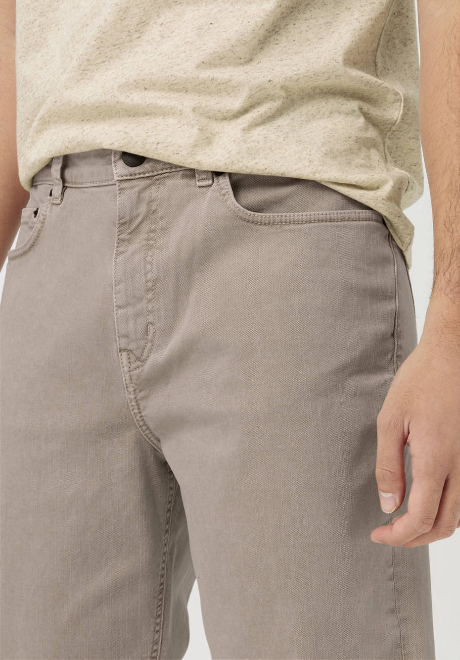 Mineralgefärbte Jeans Mads Relaxed Tapered Fit aus Bio-Denim