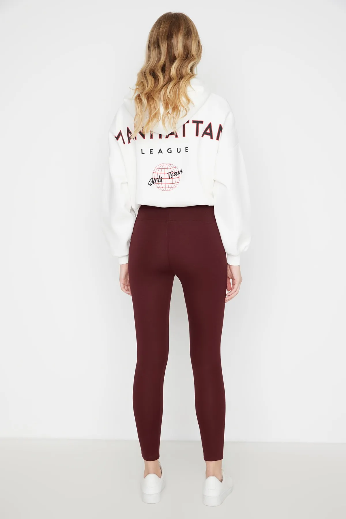 Trendyol Collection  Weinrote Interlock-Strickstrumpfhose mit hoher Taille und elastischem Bund TWOAW20TA0047
