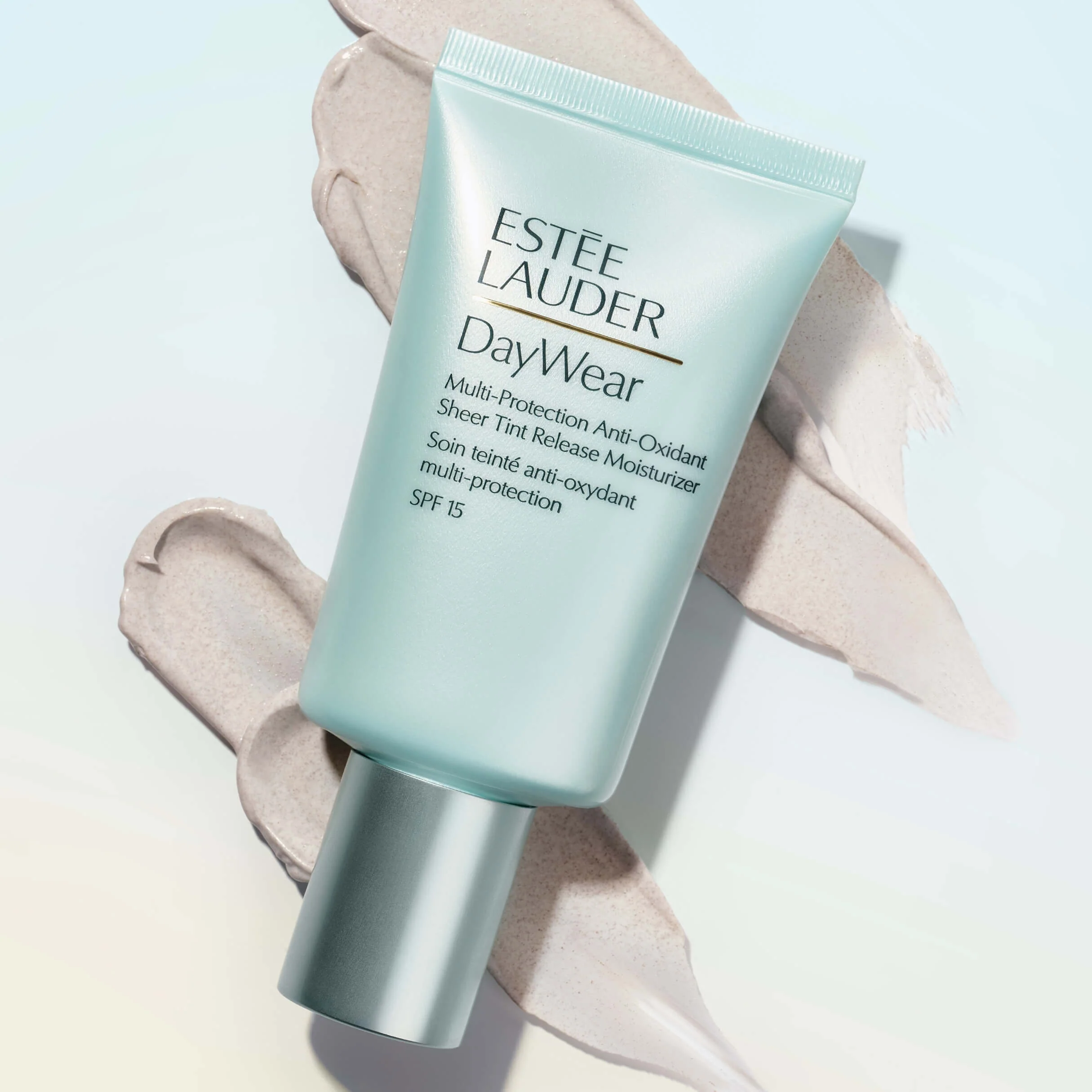 DayWear Sheer Tint Release FPS 15 - Creme facial com cor para os primeiros sinais de envelhecimento.