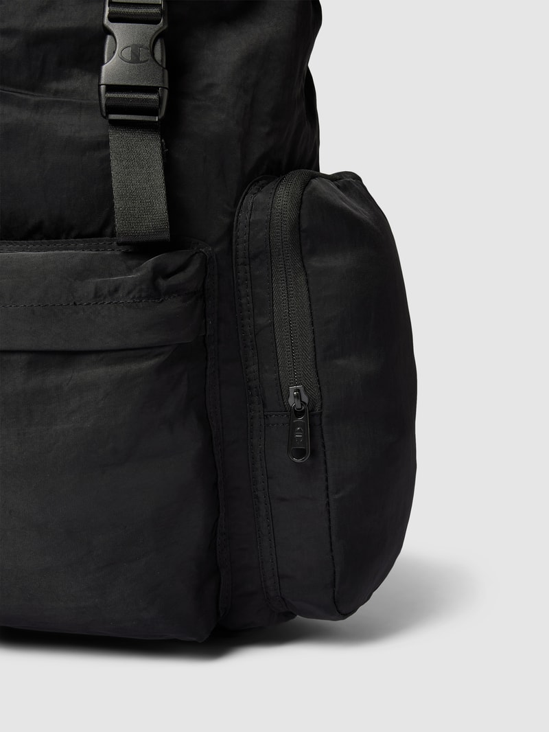 Rucksack mit Label-Patch in schwarz