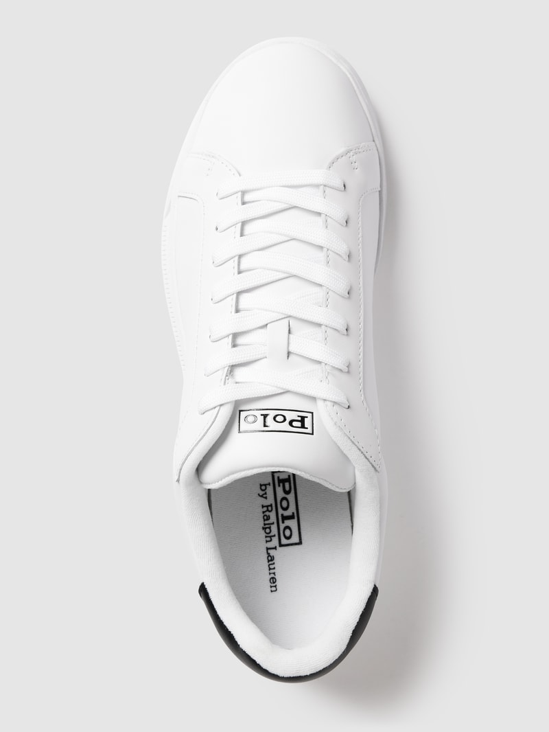 Sneaker mit Label-Print in weiß