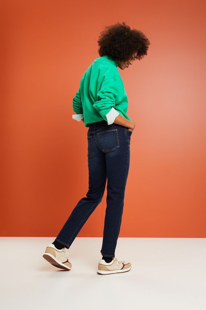 Gerade Jeans mit mittelhohem Bund