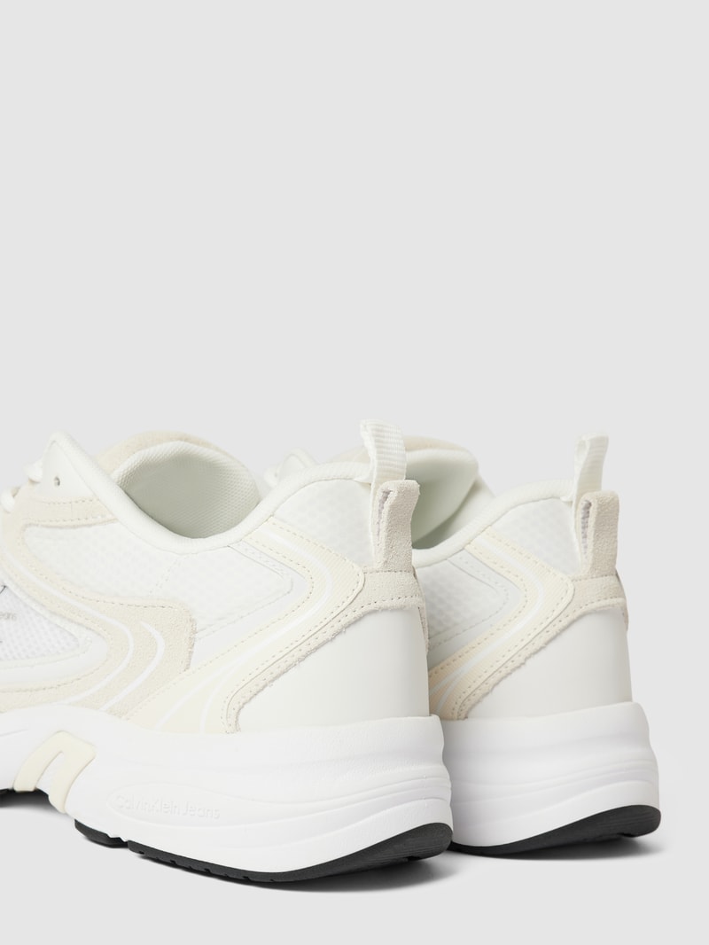 Sneaker mit Label-Detail Modell 'RETRO TENNIS' in weiß