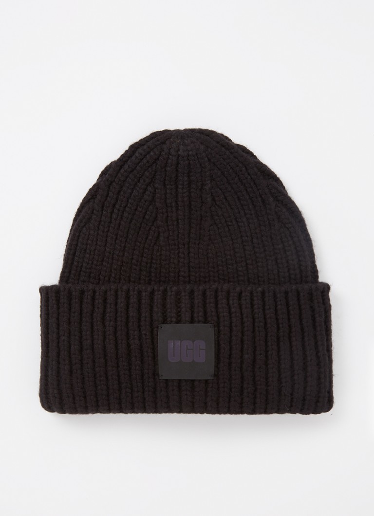 Căciulă UGG groasă din lână cu nervuri și logo