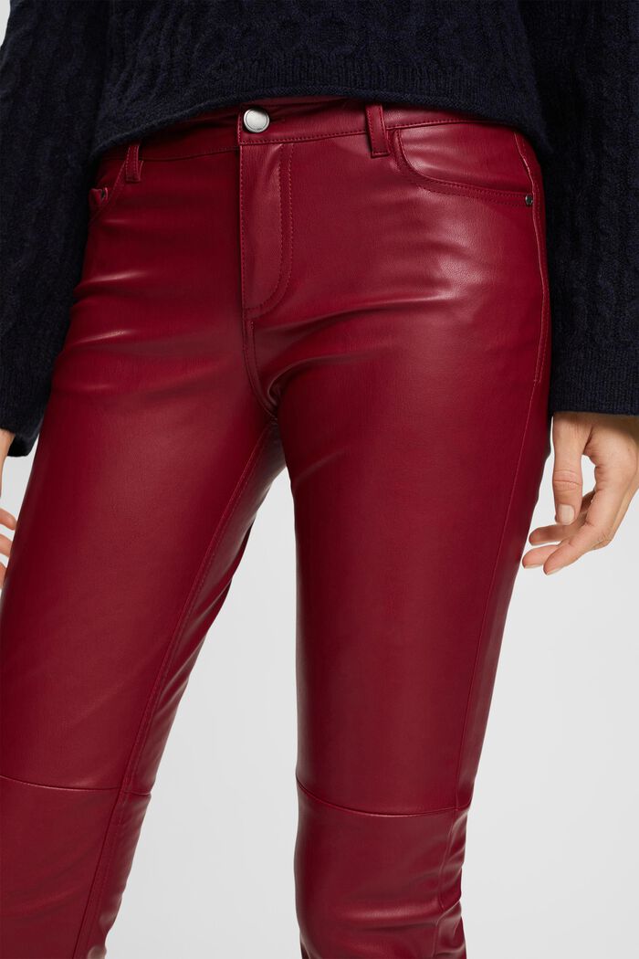 Kunstleder-Hosen mit mittelhohem Bund und geradem Bein
