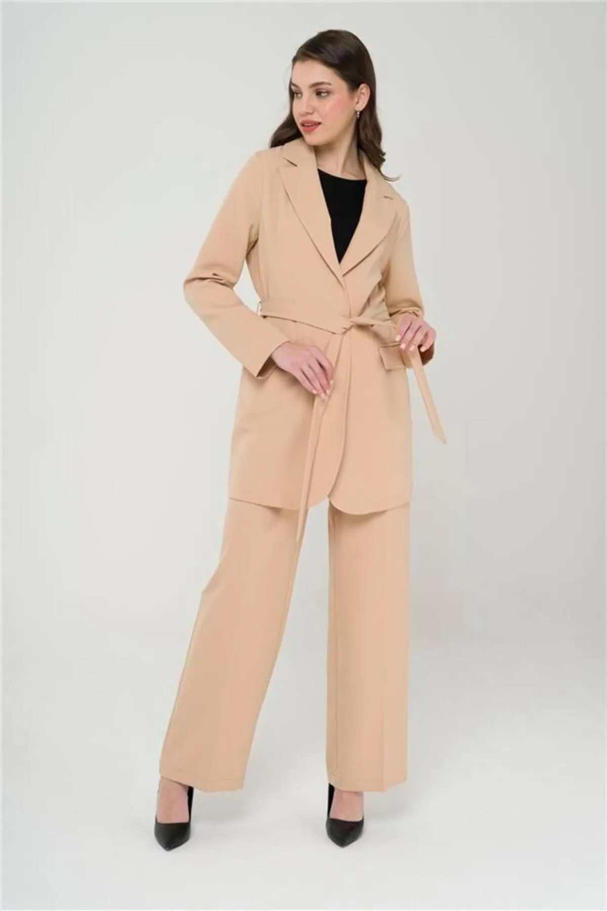 Olcay  Gürteldetaillierte, ungefütterte Jacke, Hose, Anzug A.kamel 9214