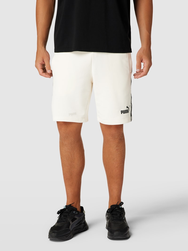 Shorts mit Label-Details in sand