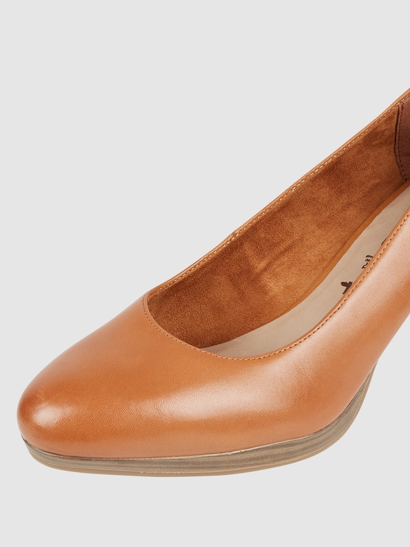 Pumps mit hohem Absatz in cognac