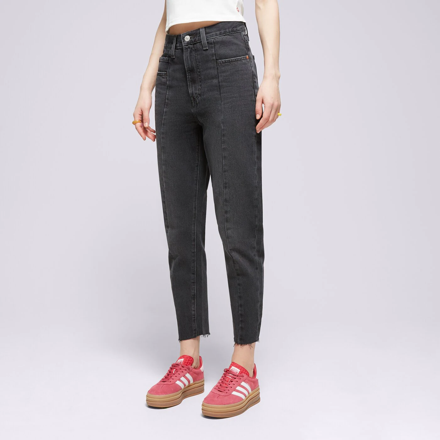 LEVI'S HOSE HW MOM JEAN ALTERED BLACKS Grau