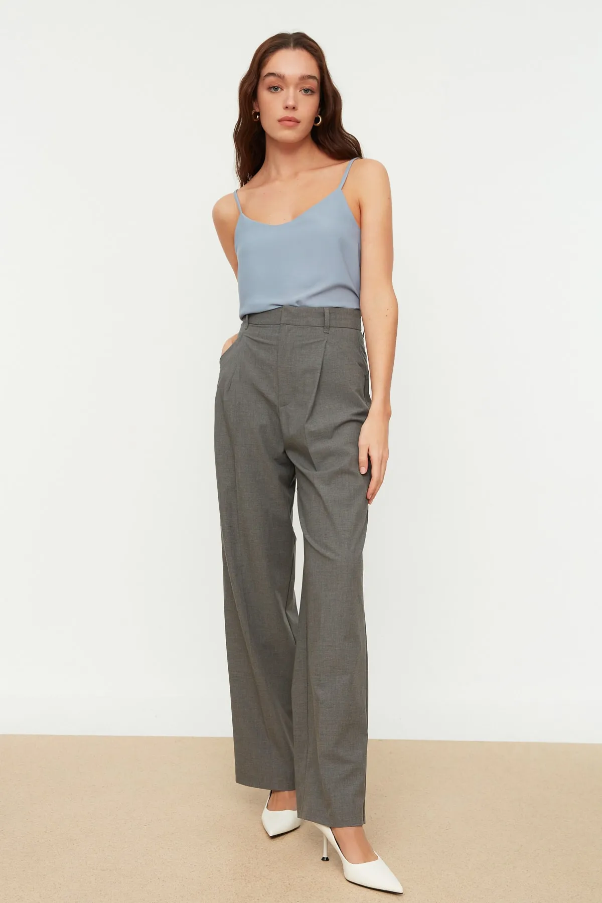 Trendyol Collection  Blaue Basic-Trägerbluse aus Webstoff TWOSS19BB0224