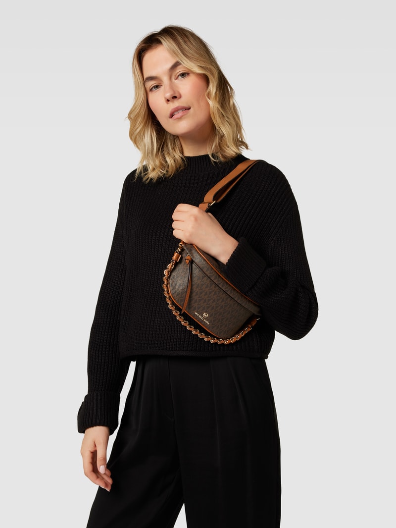 Crossbody Bag mit Label-Applikation Modell 'SLATER' in mittelbraun