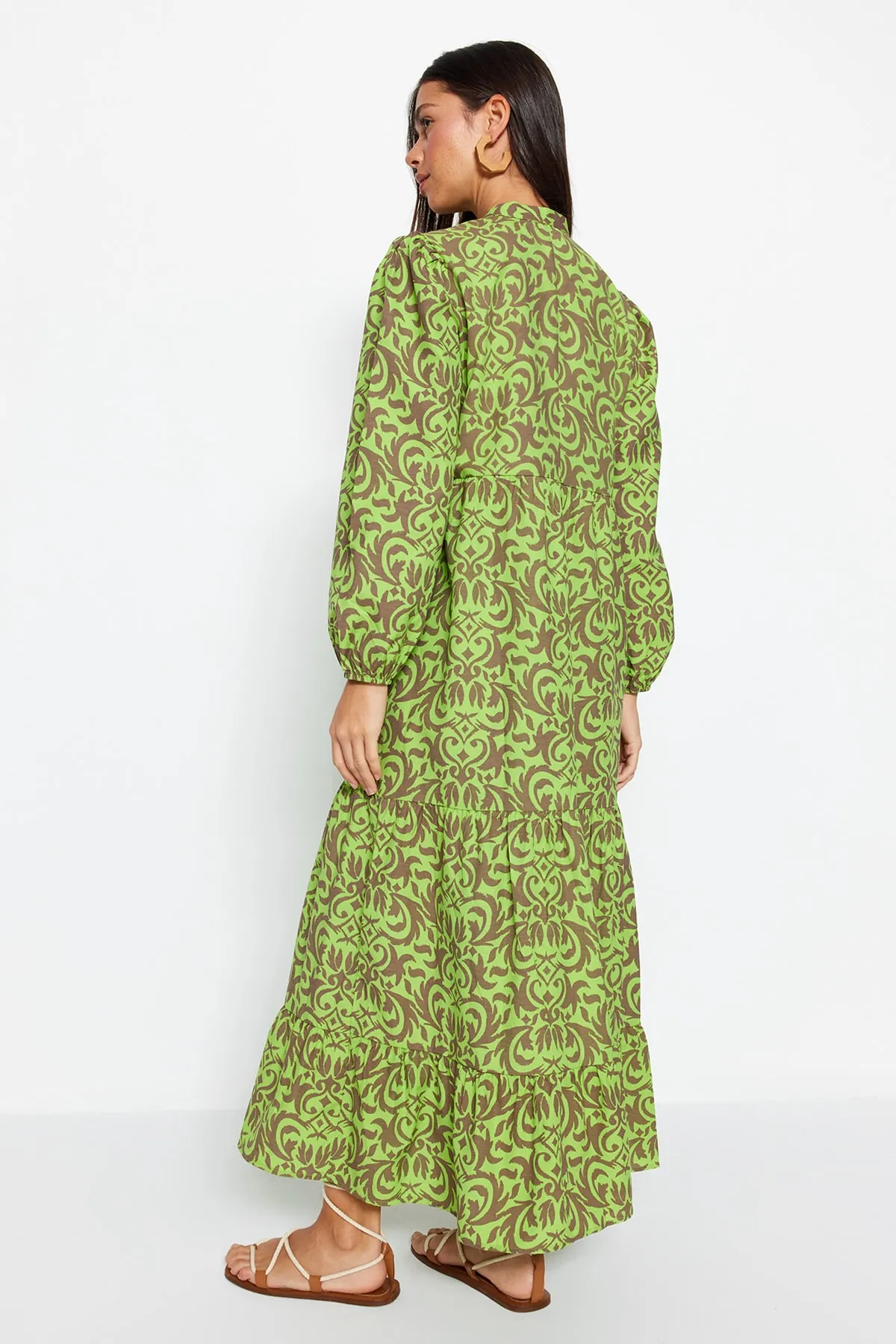 Trendyol Modest  Ölgrünes, bedrucktes, halblanges Kleid aus gewebter Baumwolle mit weiter Passform TCTSS23EB00222