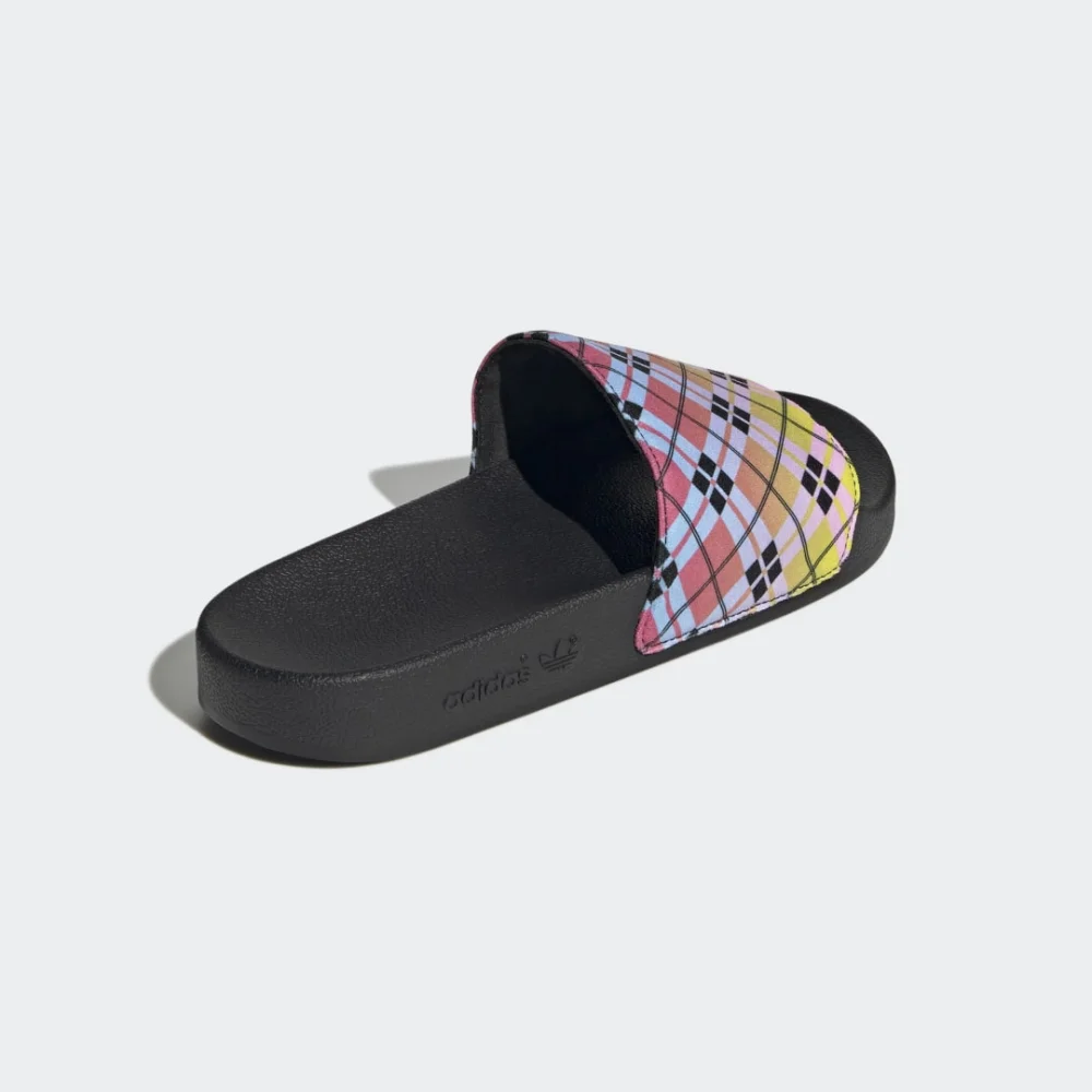 adidas Adilette GW6091 / schwarz