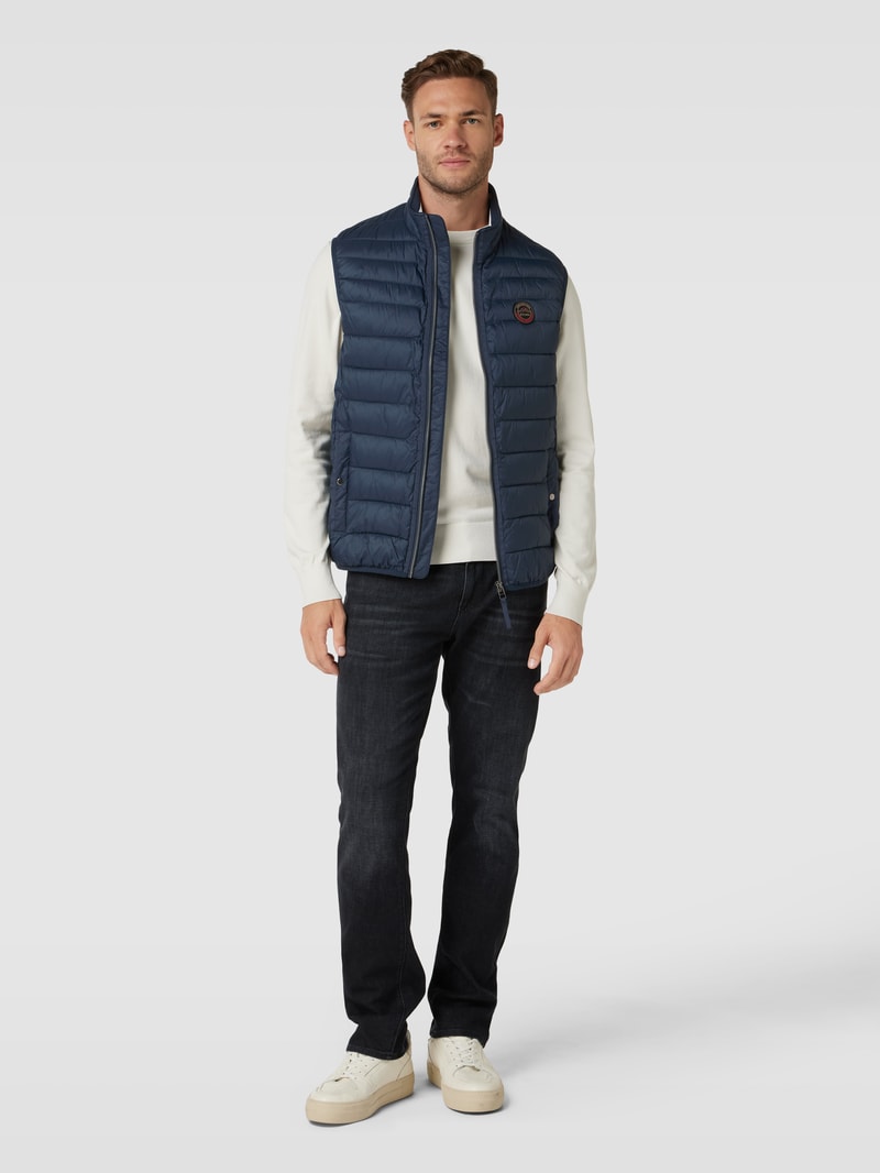 Steppweste mit Label-Patch in marineblau