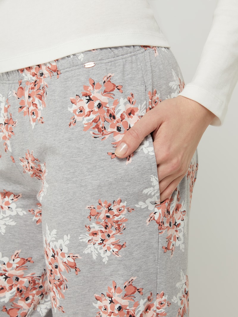 Lounge-Hose mit Logo-Applikation in mittelgrau