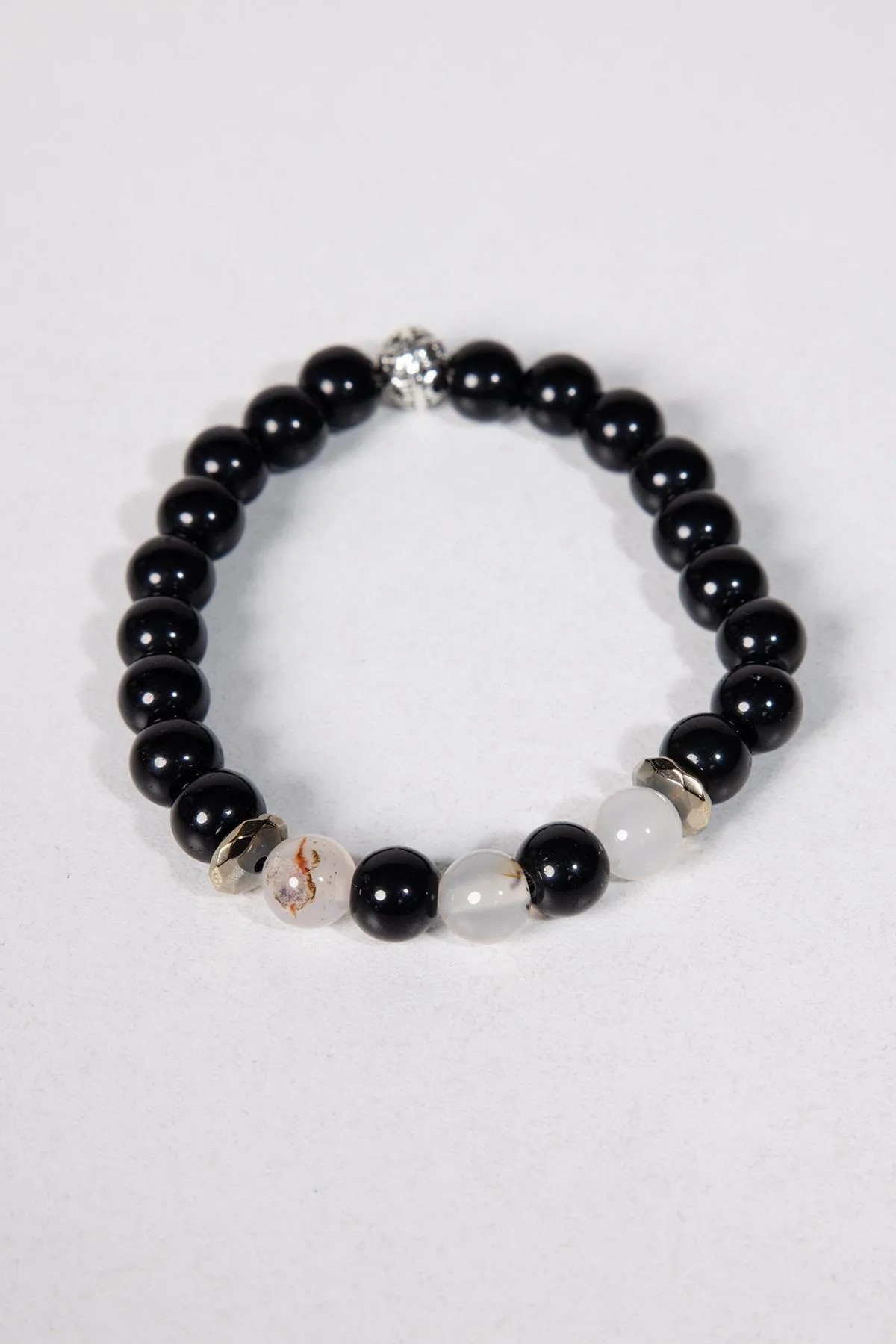 Tudors  Schwarzes Unisex-Armband aus Naturstein