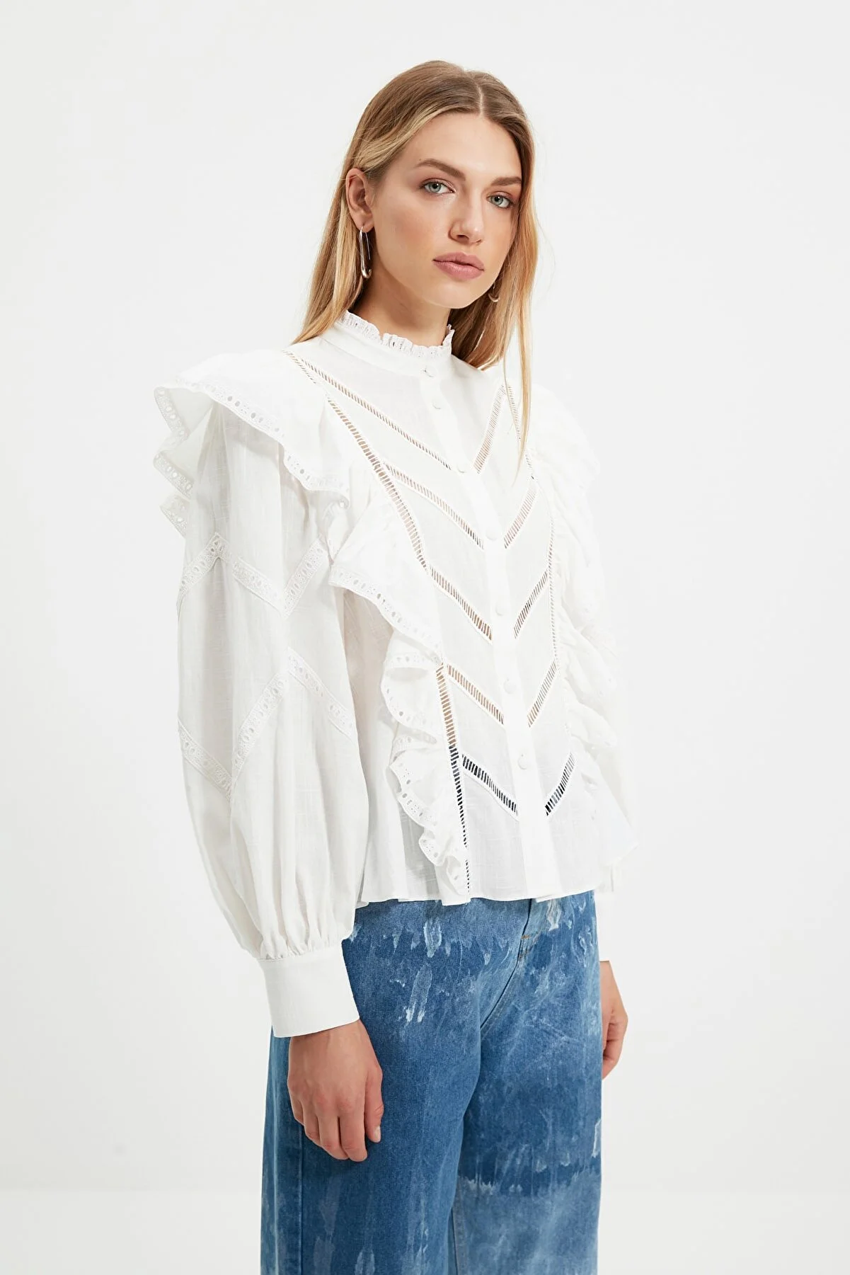 Trendyol Collection  Hemd mit Ecru-Accessoires TPRAW22GO1089