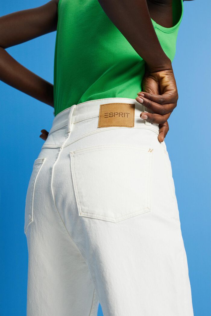 Jeans mit hohem Bund und Beinumschlag
