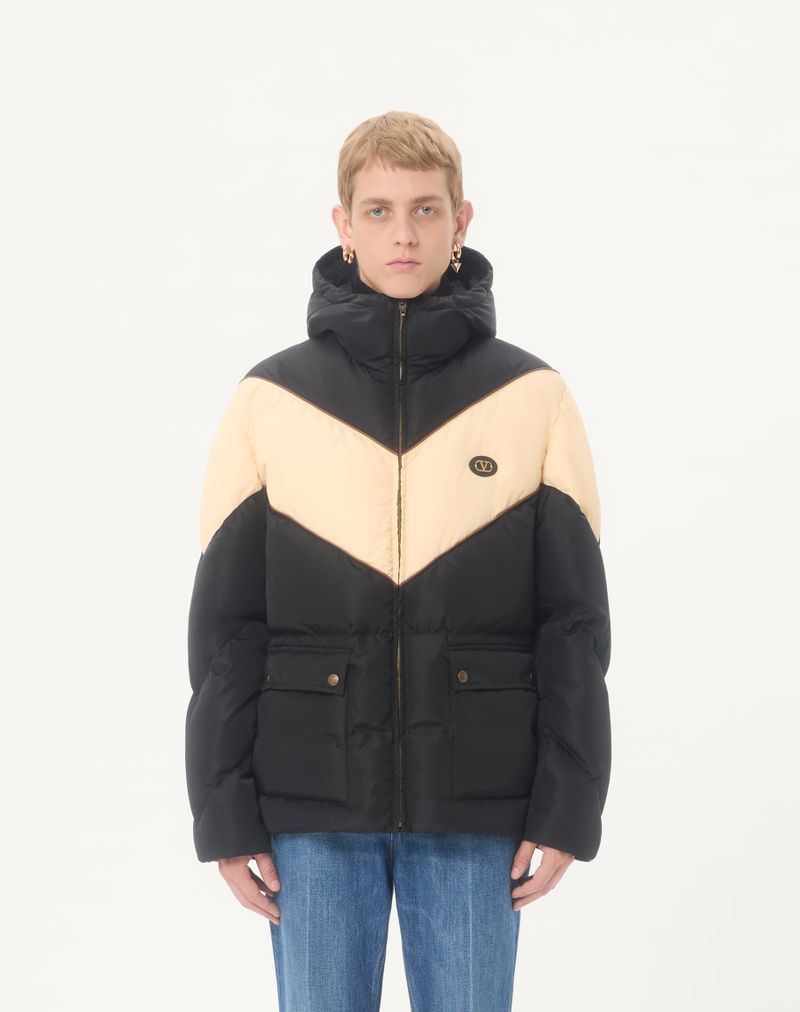 Valentino letvægts nylon dunjakke med hætte, indlagt V- og V-logomærke