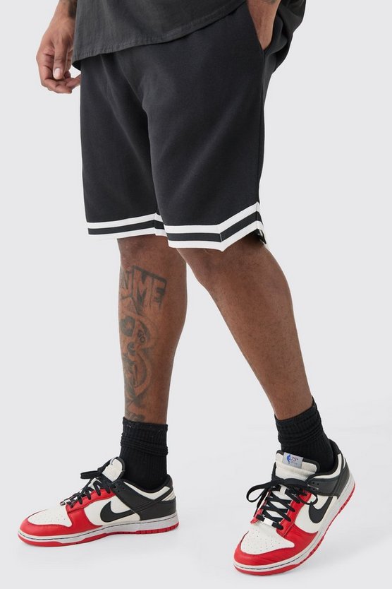 Plus lockere mittellang Basketball-Shorts in Schwarz