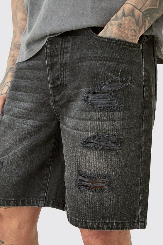 Tall zerrissene Slim-Fit Jeansshorts in Schwarz