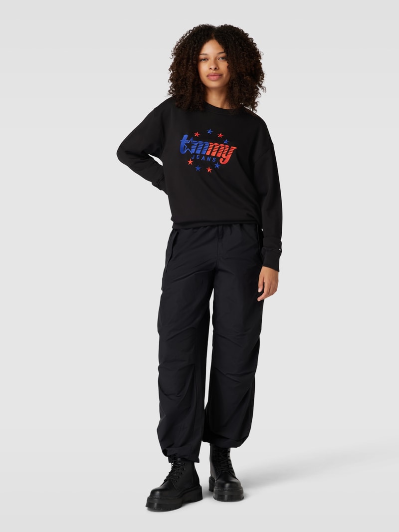 Sweatshirt mit Label-Stitching in schwarz