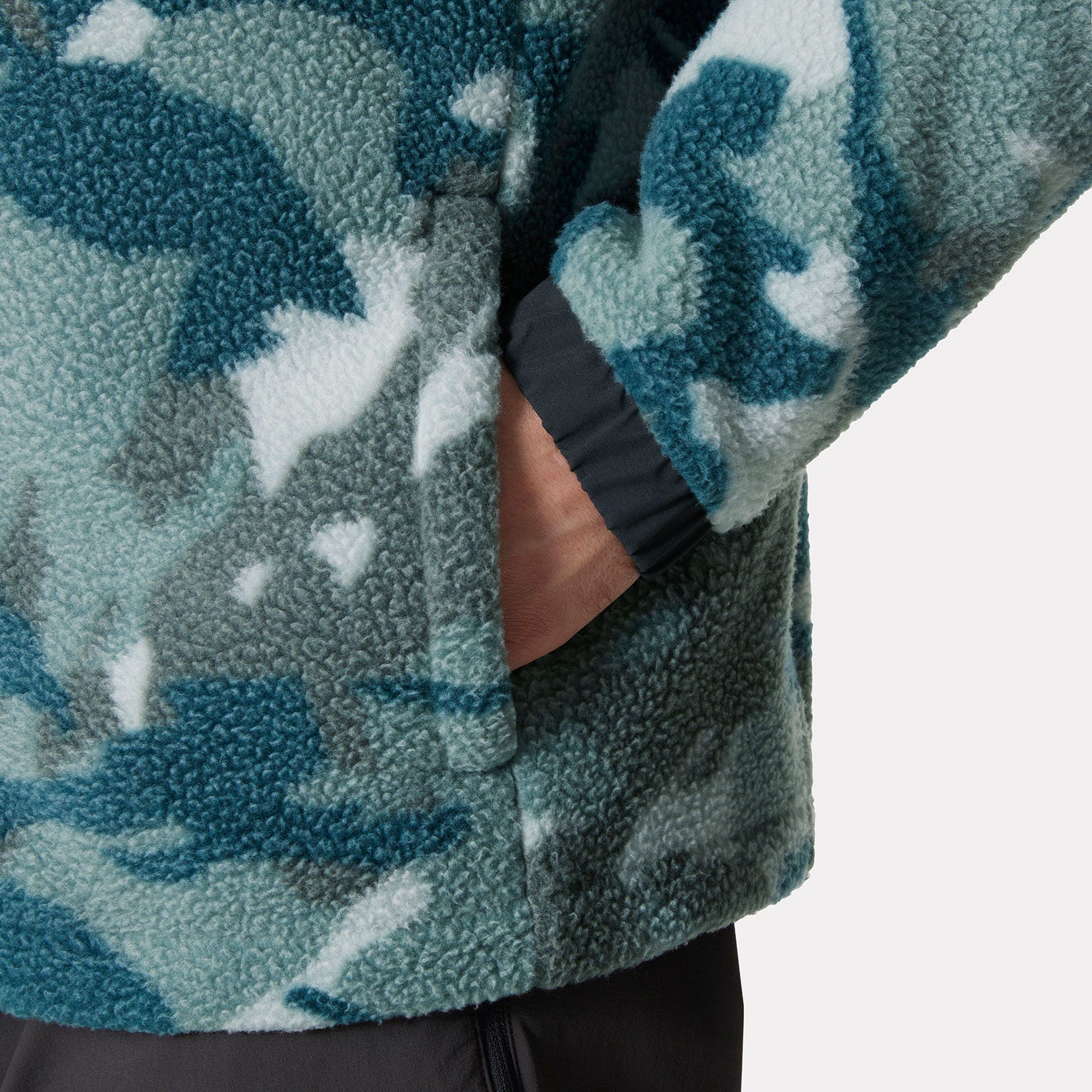 Men's Panorama Printed Pile Snap