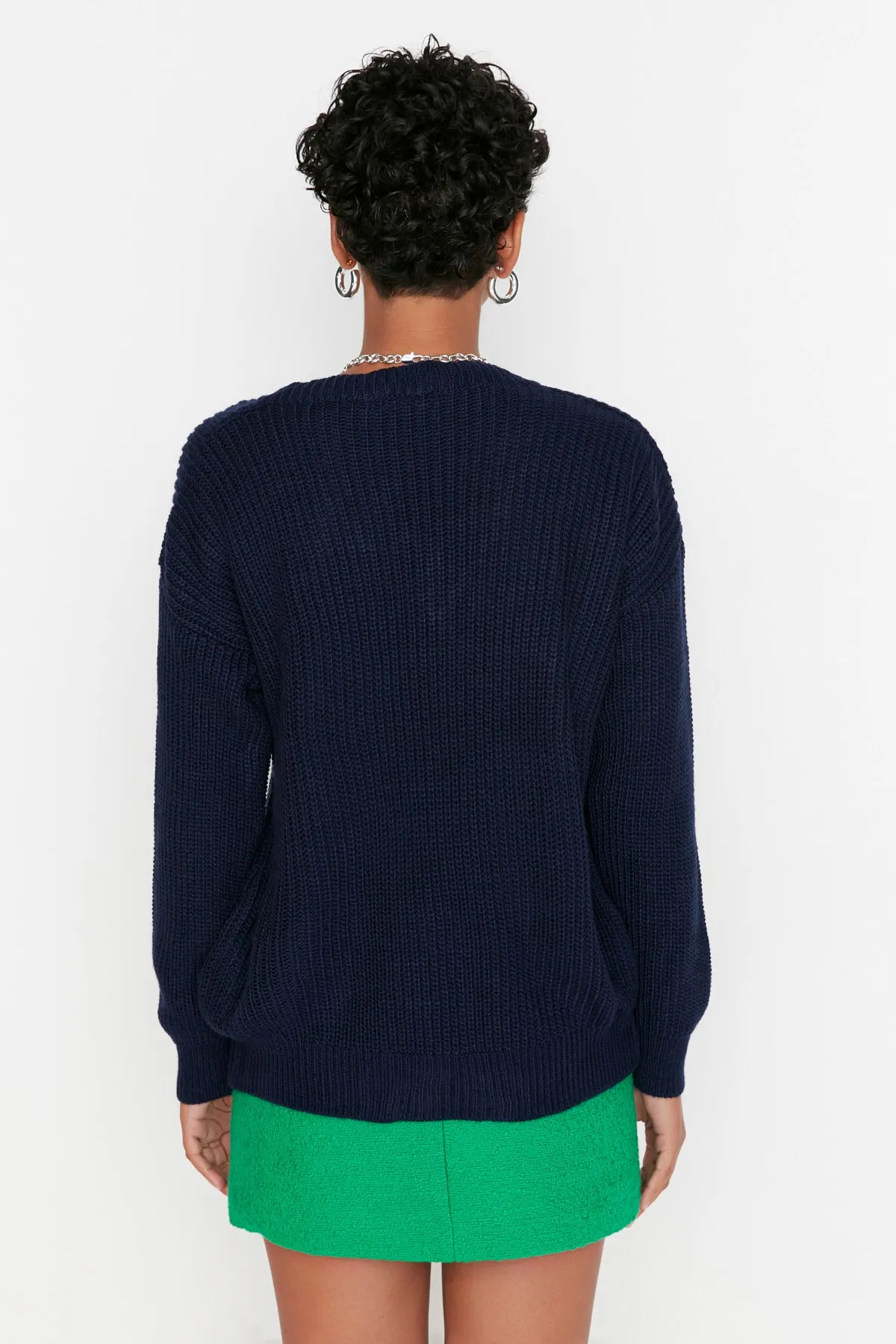 Trendyol Collection  Marineblauer Strickpullover mit Lochmuster TWOAW21KZ0690
