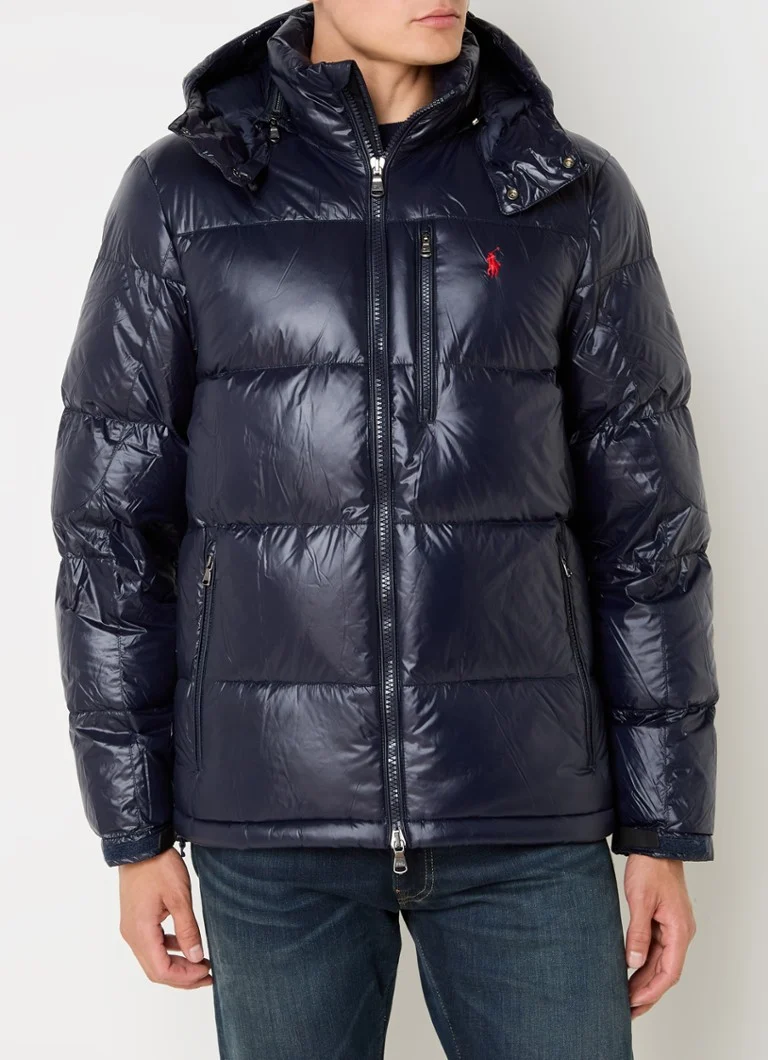 Jaqueta puffer Ralph Lauren com enchimento de plumas e capuz removível.