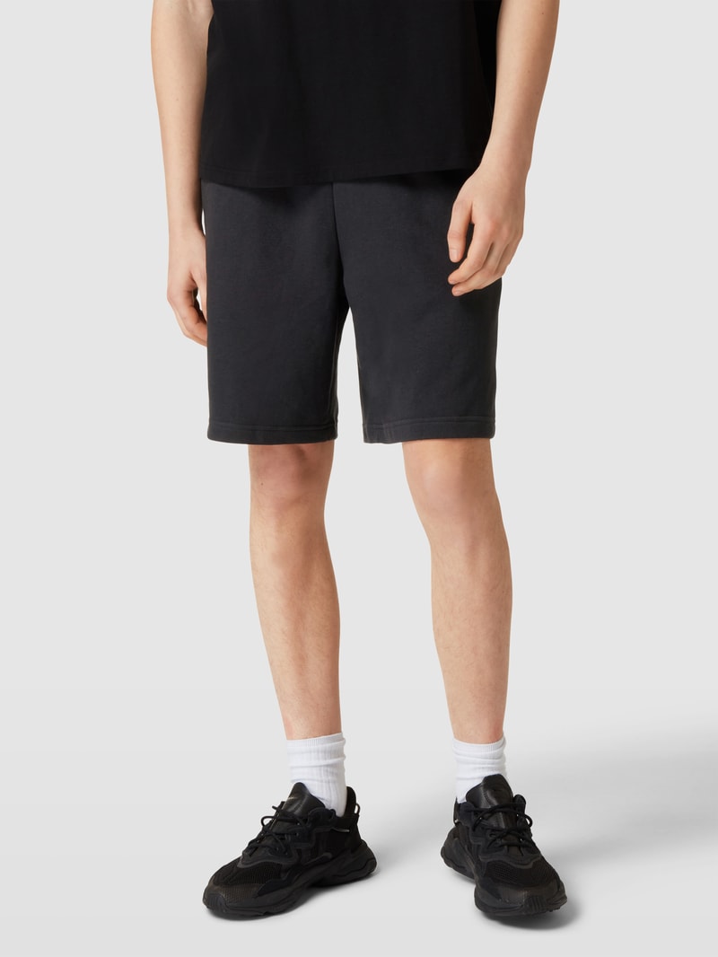 Sweatshorts mit Label-Stitching in schwarz