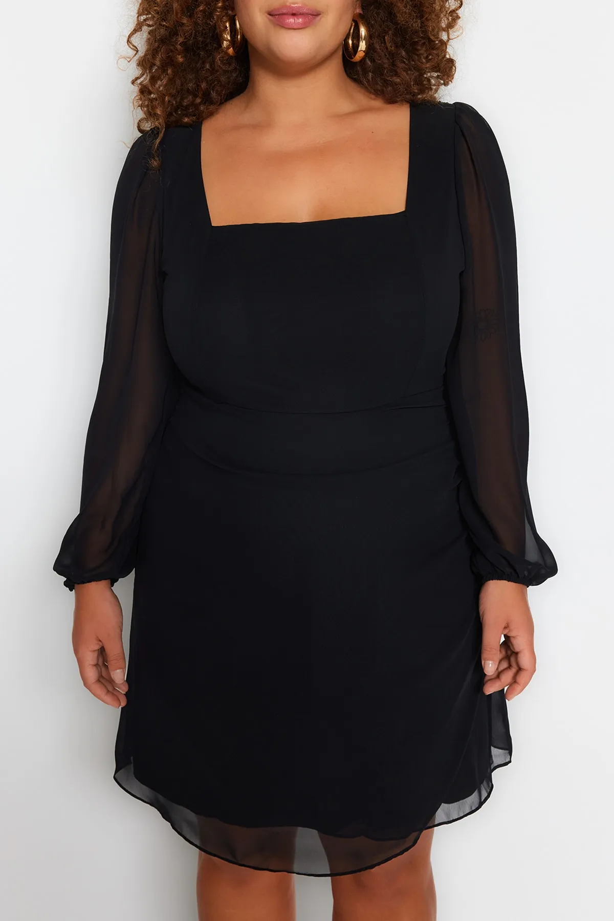 Trendyol Curve  Schwarzes gewebtes Chiffonkleid TBBSS23AH00186