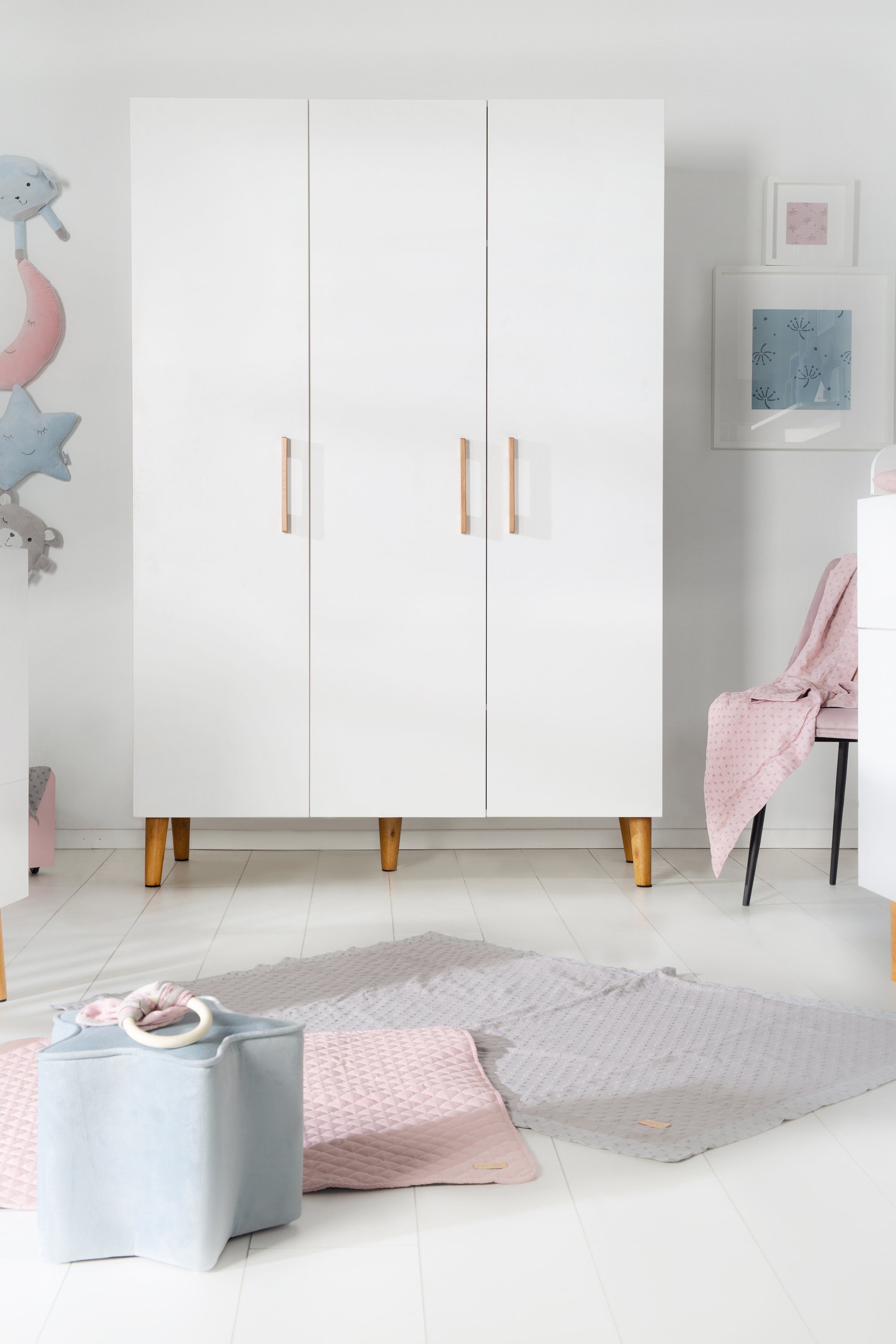 roba® Kinderkleiderschrank Mick, 3-türig