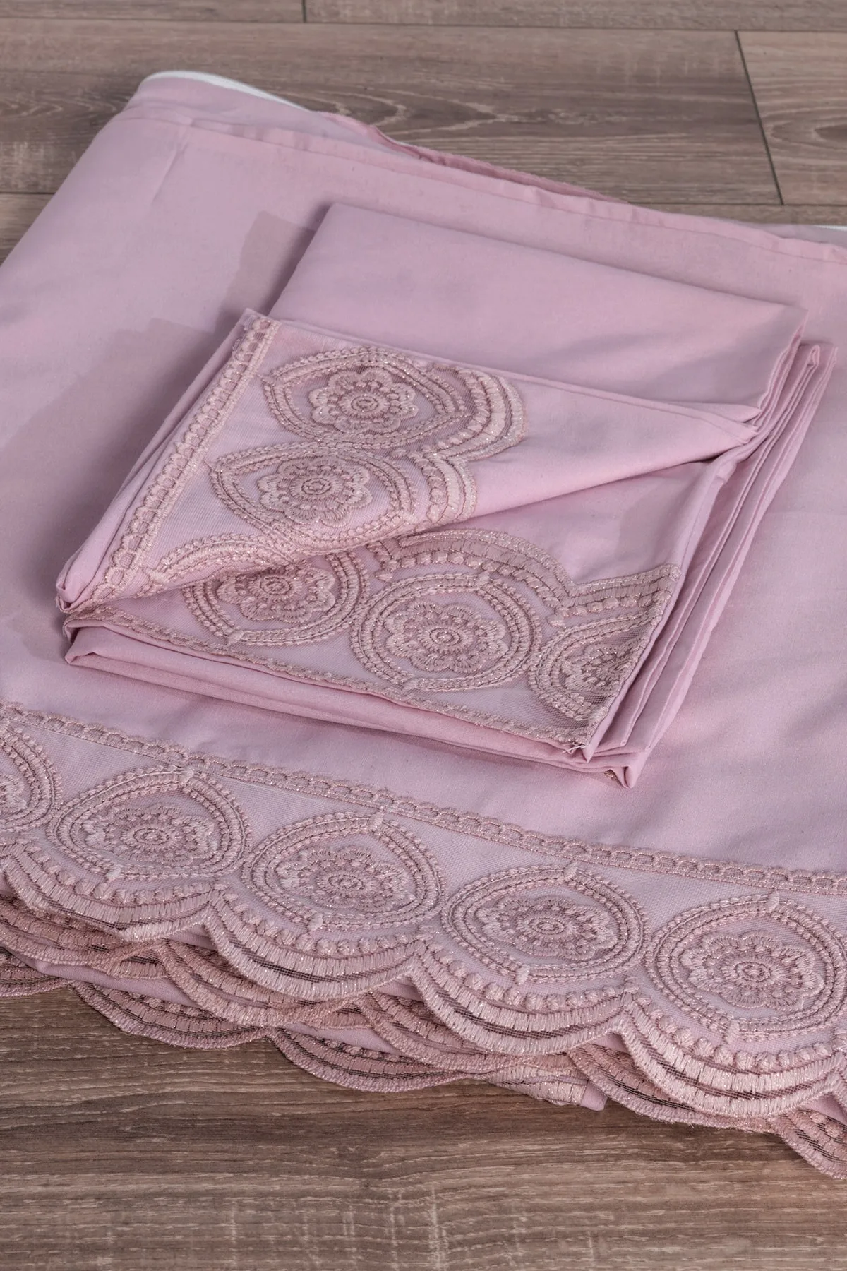 Çeyiz Diyarı  Ceylin Mitgift-Bettbezug-Set aus französischer Spitze, Puder