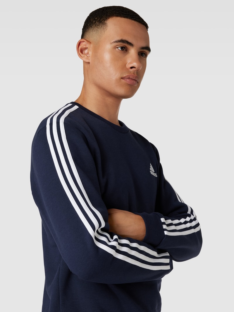 Sweatshirt mit Label-Stitching in marineblau