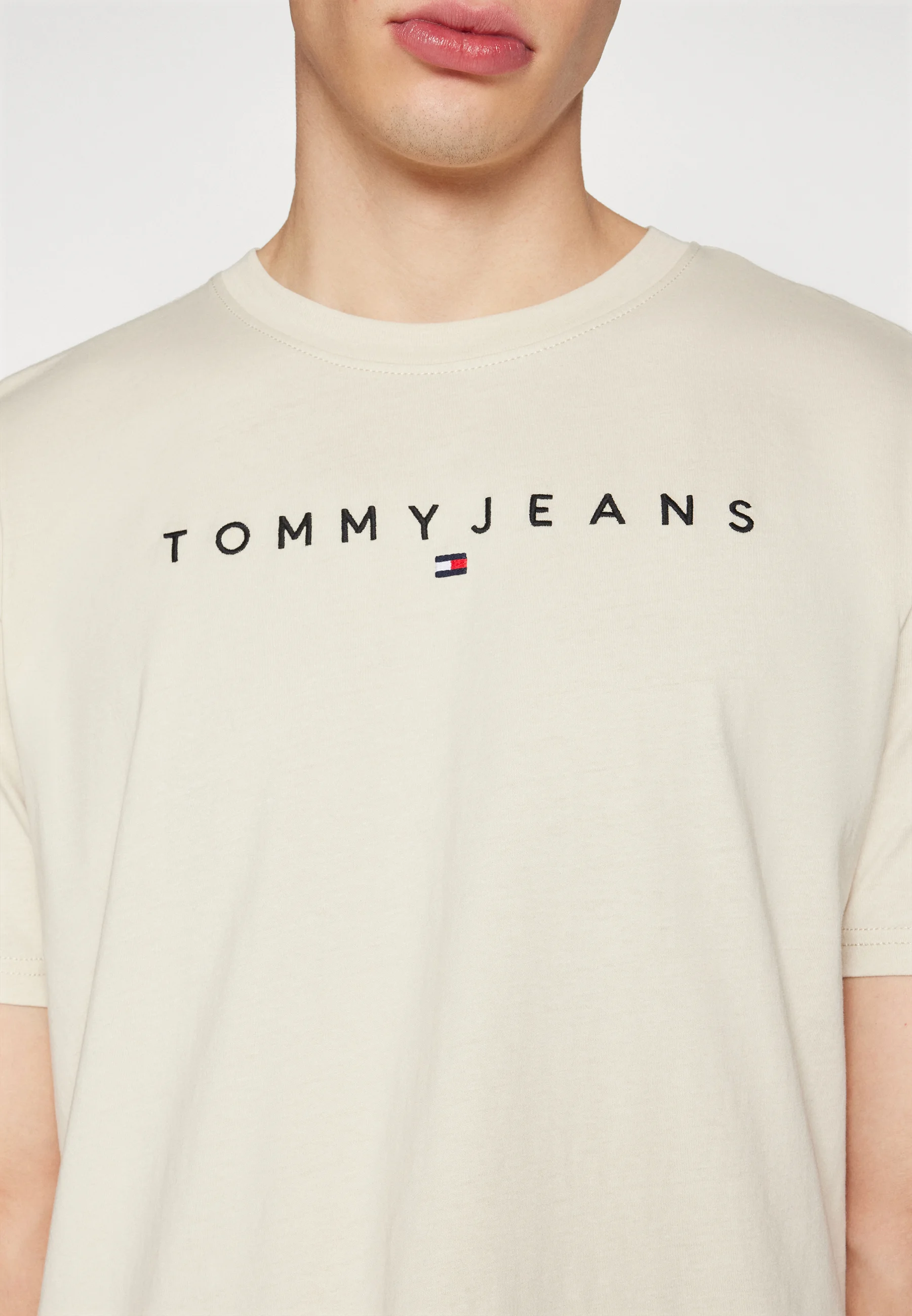 Tommy Jeans LINEAR LOGO TEE UNISEX - Camiseta con estampado