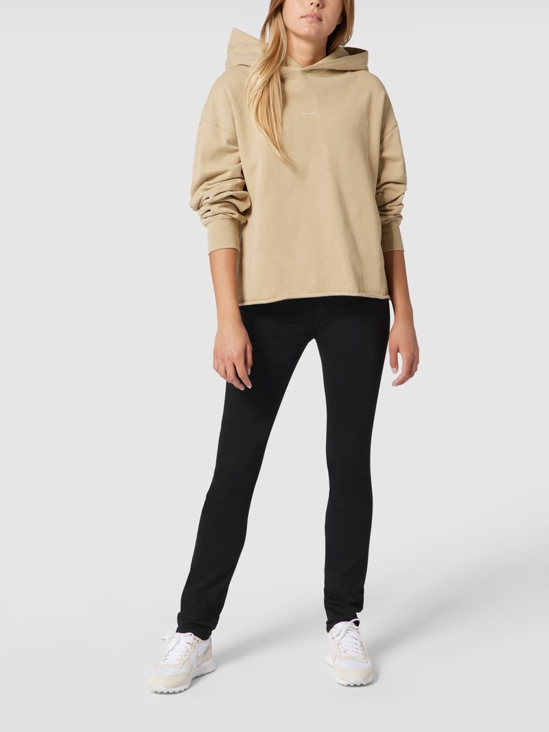 Shaping Skinny Fit Jeans mit Stretch-Anteil Modell '311' - ‘Water<Less™’ in schwarz
