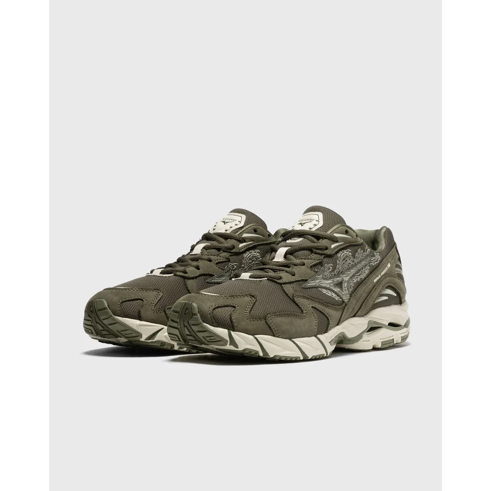 Mizuno x Maharishi Wave Rider 10 D1GD222501 / grün