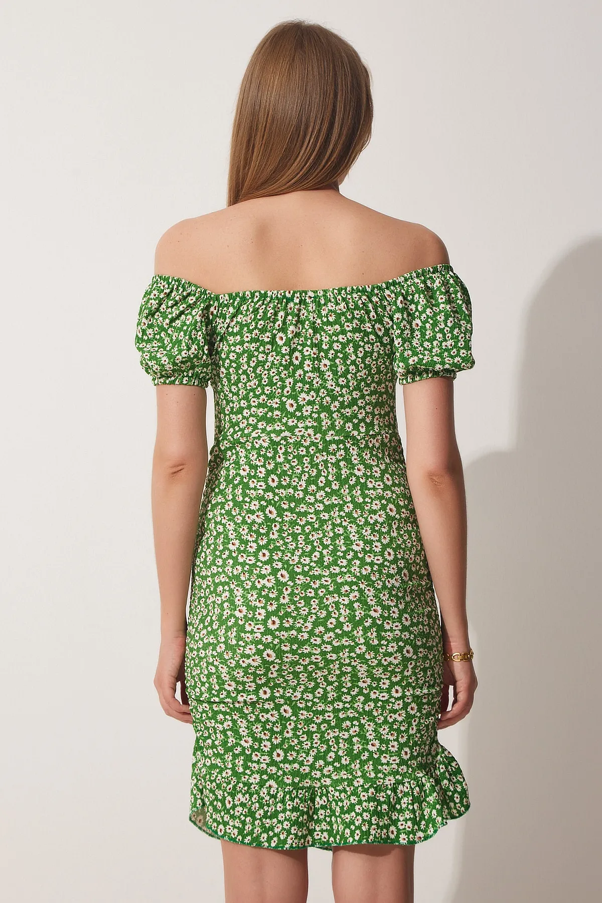 Happiness İstanbul  Grünes gerafftes Strickkleid mit Carmenkragen für Damen FF00130