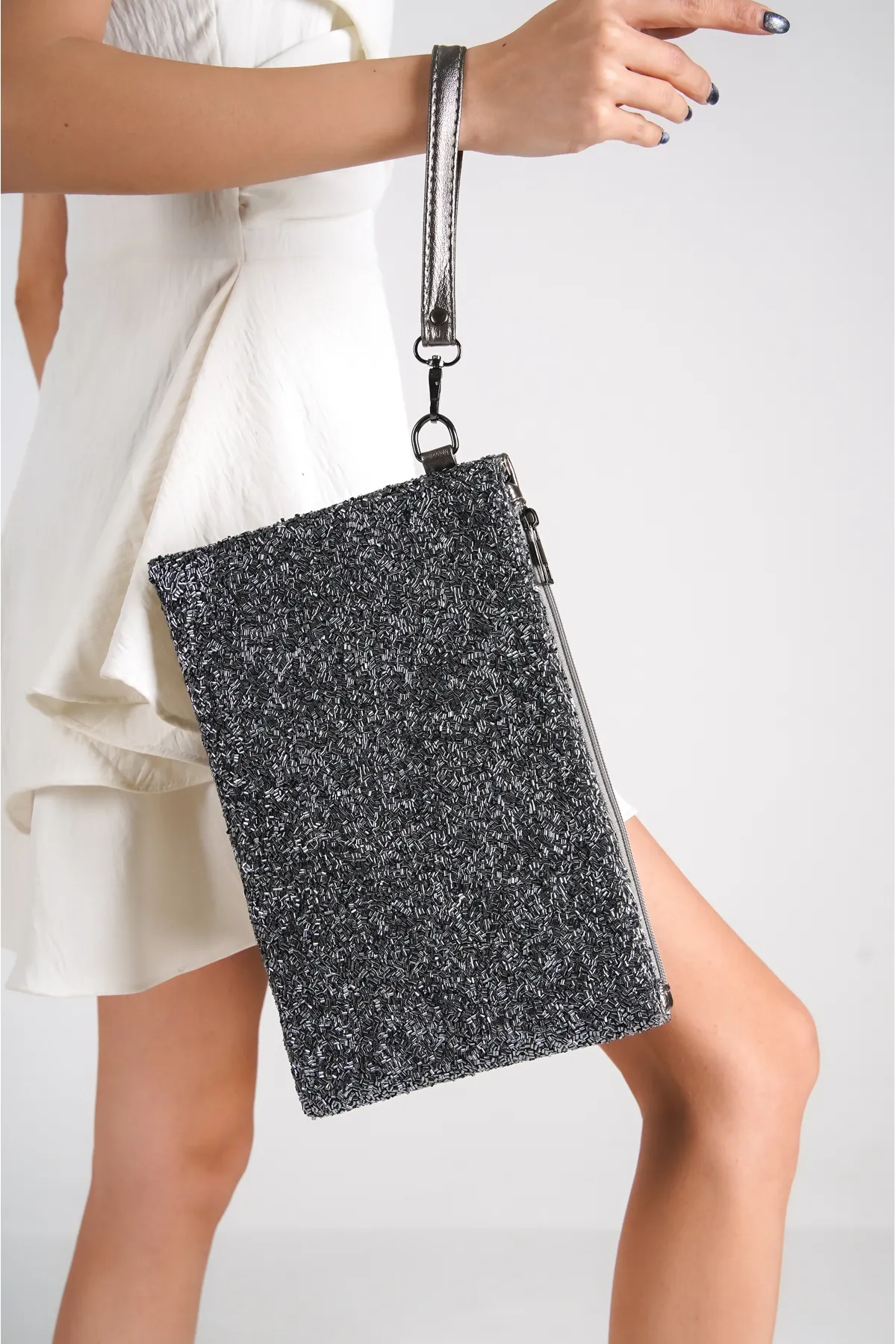 Capone Outfitters  Capone Beaded Paris 220 Platinum Damen-Clutch