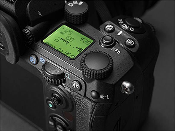 PENTAX Premium PENTAX K-3 MIII Systemkamera (18-135 WR, 25,73 MP, Bluetooth, WLAN (Wi-Fi)