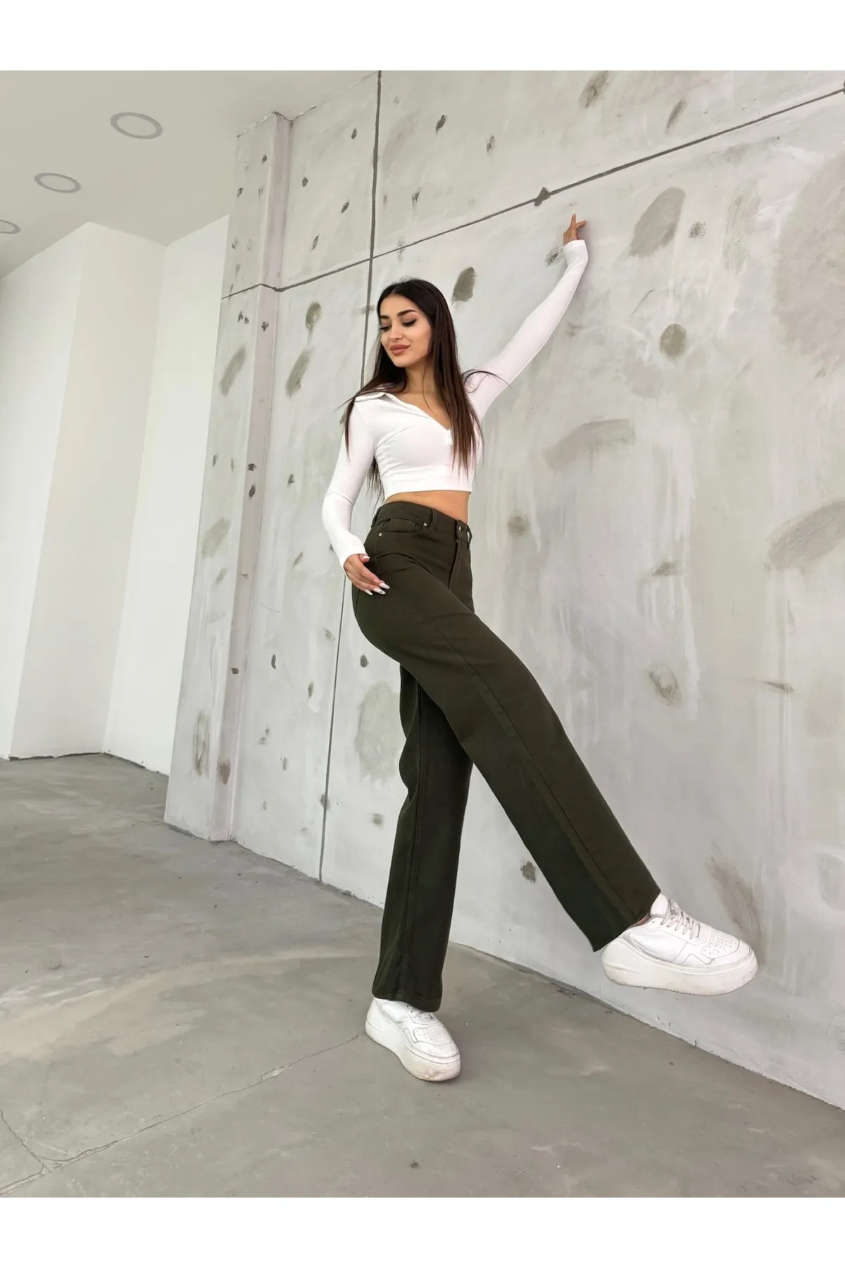 BİKELİFE  Khakifarbene Palazzo-Hose mit weitem Bein und hoher Taille für Damen