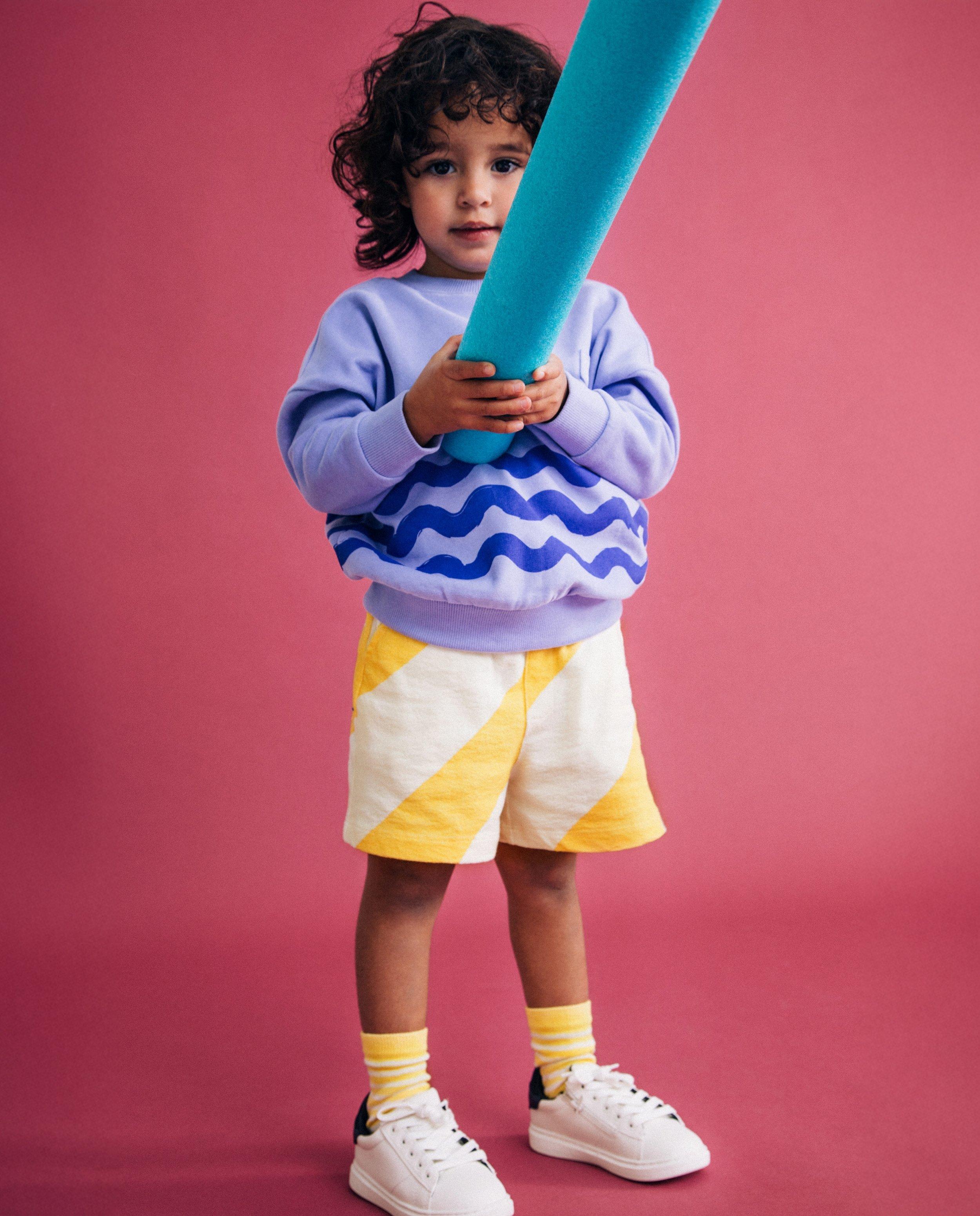 Pantaloni scurți cu dungi Elisabeth Lucie Baeten, unisex galbeni