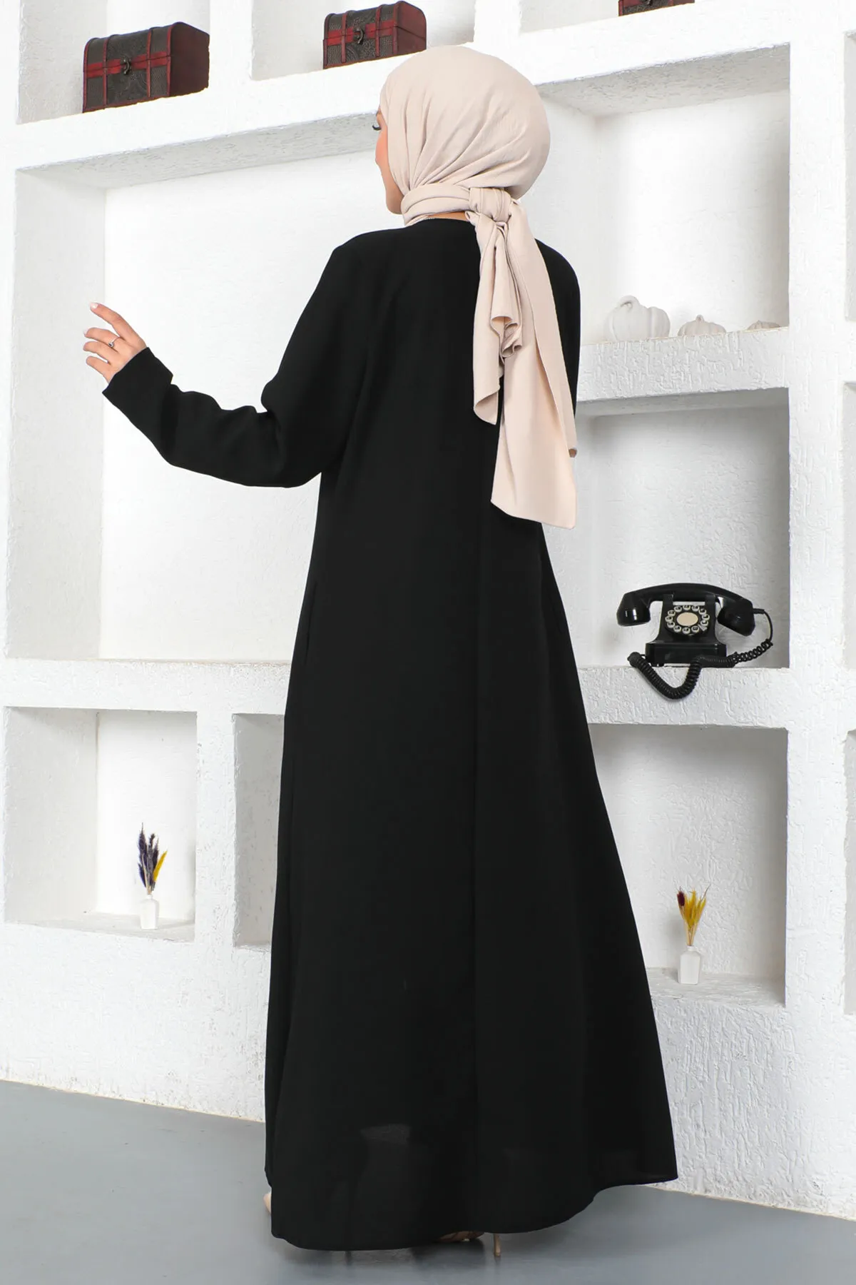 Tesettür Dünyası  Gewellter, vorne mit Pailletten bestickter Hijab Ferace Tsd230423 Schwarz