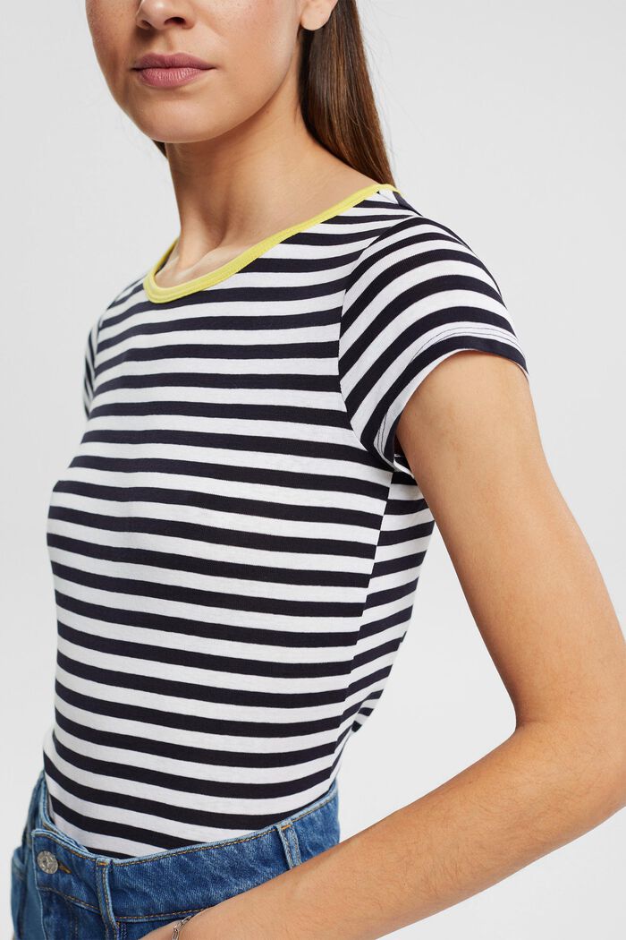 Gestreiftes T-Shirt mit Kappenärmeln