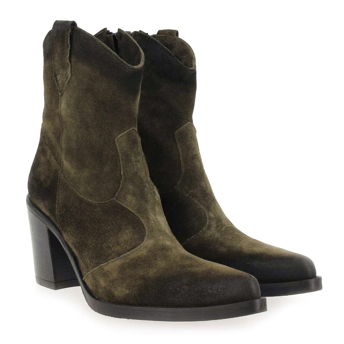 Emanuele Crasto   5023 - olive