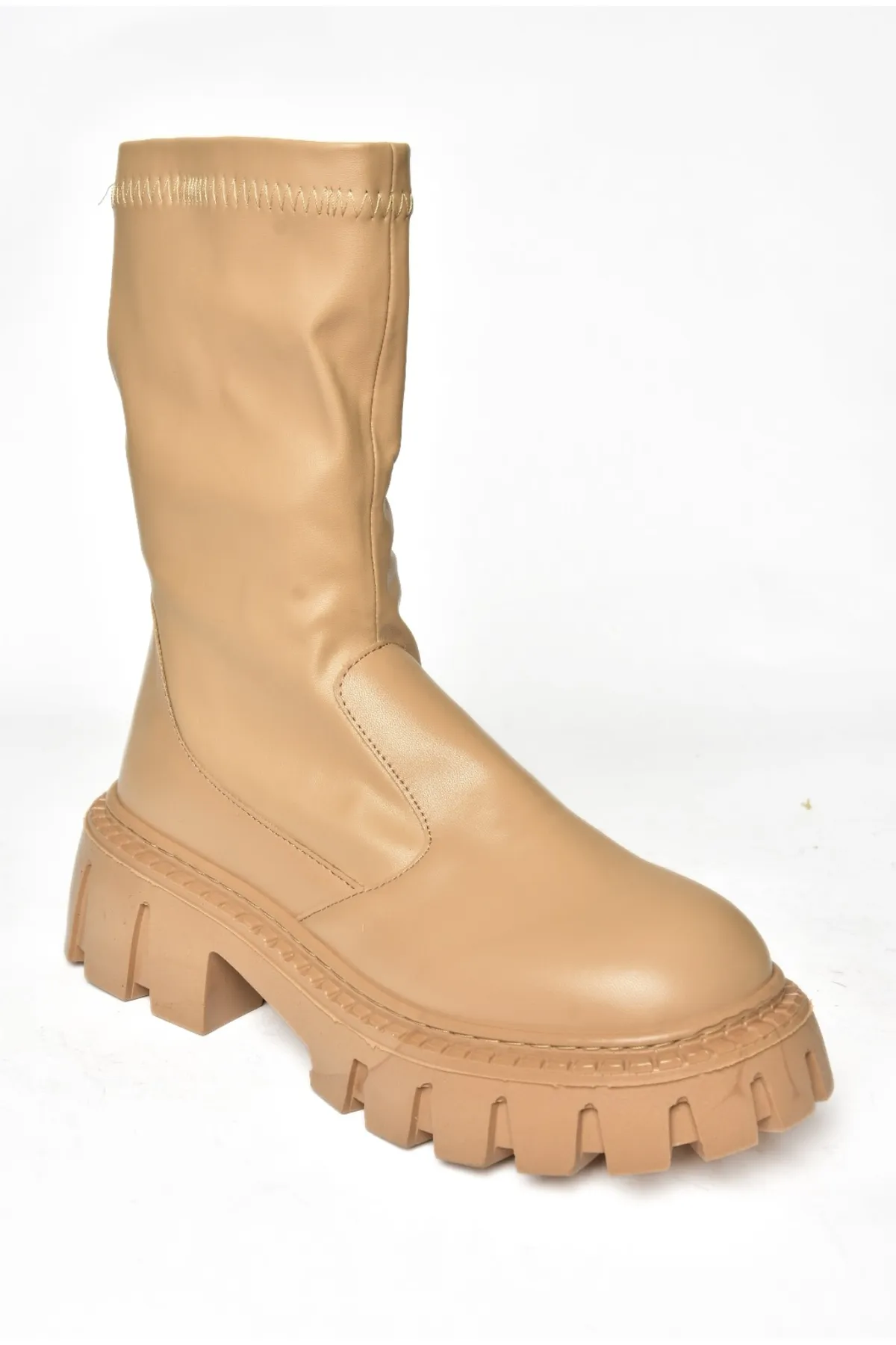 Fox Shoes  Kamelfarbene Daily-Damenstiefel mit dicken Sohlen L928133309