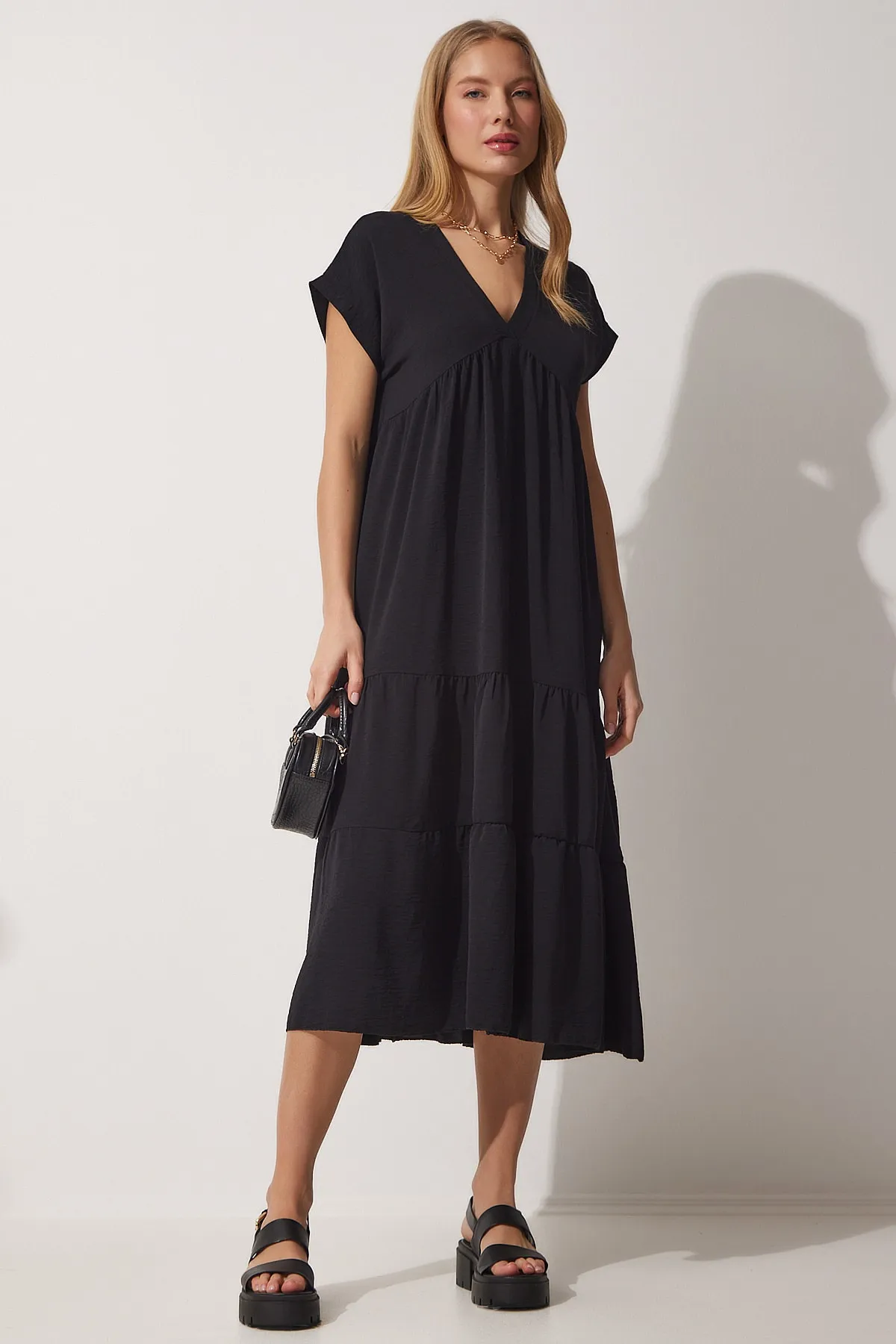 Happiness İstanbul  Schwarzes langes Ayrobin-Sommerkleid mit V-Ausschnitt für Damen DD01194